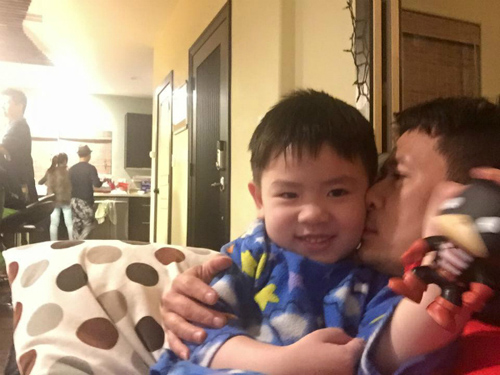 Facebook sao 14/2: Quốc Cường đăng ảnh hôn lễ khiến fan tò mò - 10