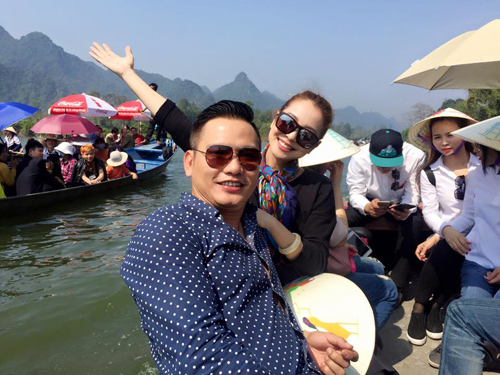 Facebook sao 14/2: Quốc Cường đăng ảnh hôn lễ khiến fan tò mò - 2