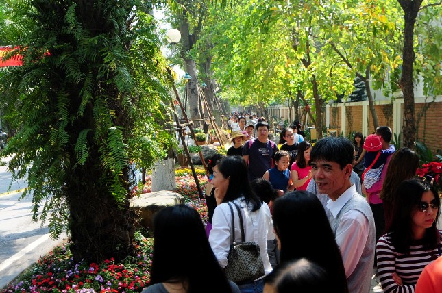 Ảnh: Người Hà Nội du xuân trở về những năm 1945 - 9