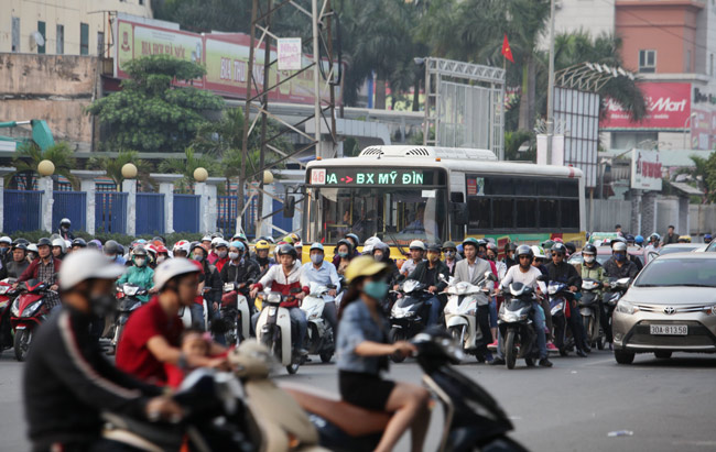 Bánh chưng, gà quê, rau sạch ùn ùn về Thủ đô sau Tết - 7