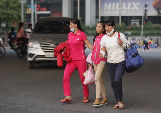 Bánh chưng, gà quê, rau sạch ùn ùn về Thủ đô sau Tết - 10