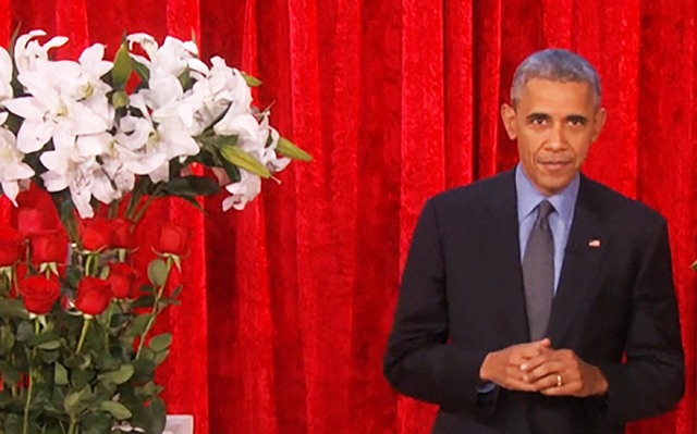 Obama tỏ tình mùi mẫn với vợ trên sóng truyền hình - 1