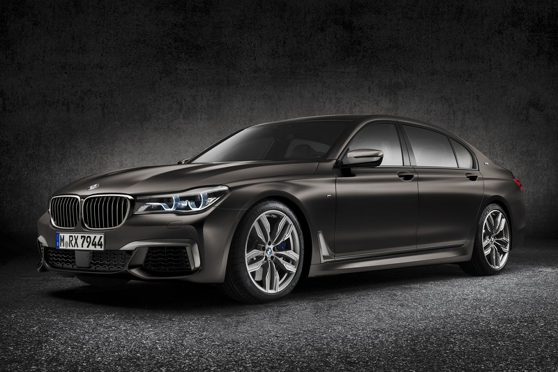 Soi mẫu &#34;át chủ bài&#34; M760li Drive của BMW - 4