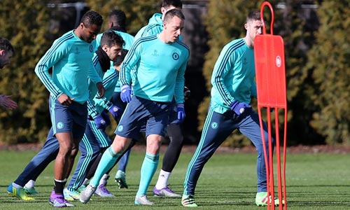 "Tơ tưởng" PSG, Hazard bị HLV Hiddink cảnh báo - 2