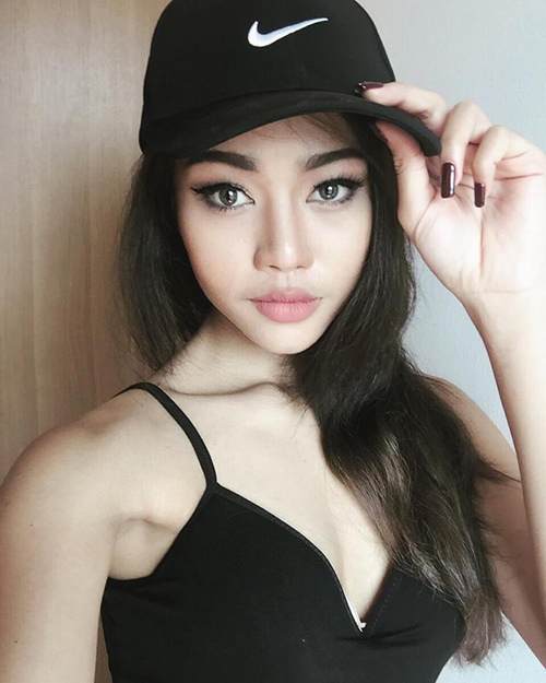 Bất ngờ với vòng eo 46 cm của hot girl Thái Lan - 6