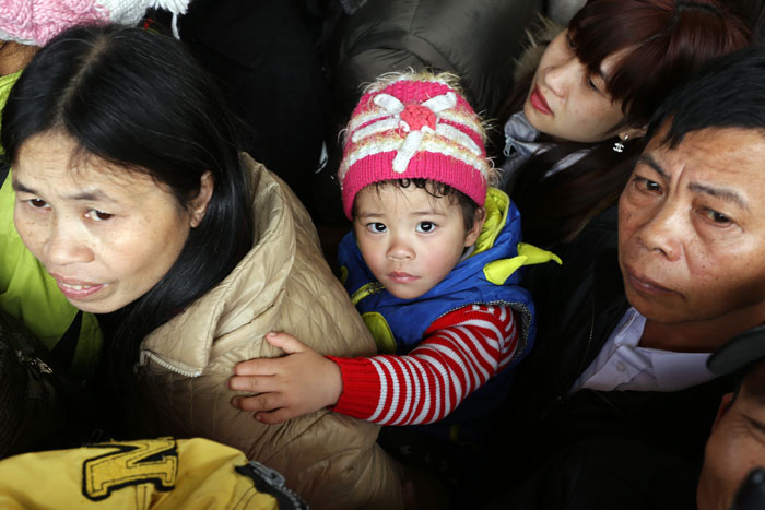 Khai hội chùa Ngọa Vân: Cáp treo mất điện, tắc nghẽn nhiều giờ - 10