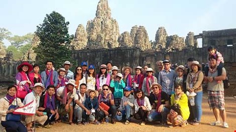 Vì sao du lịch Việt "xách dép" cho Campuchia ? - 1