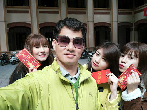 Facebook sao 17/2: Hà Hồ bị ví với 'thảm họa showbiz' - 10