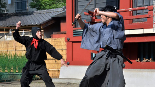 Diễn viên Nhật tử vong dưới kiếm samurai khi đang tập - 1