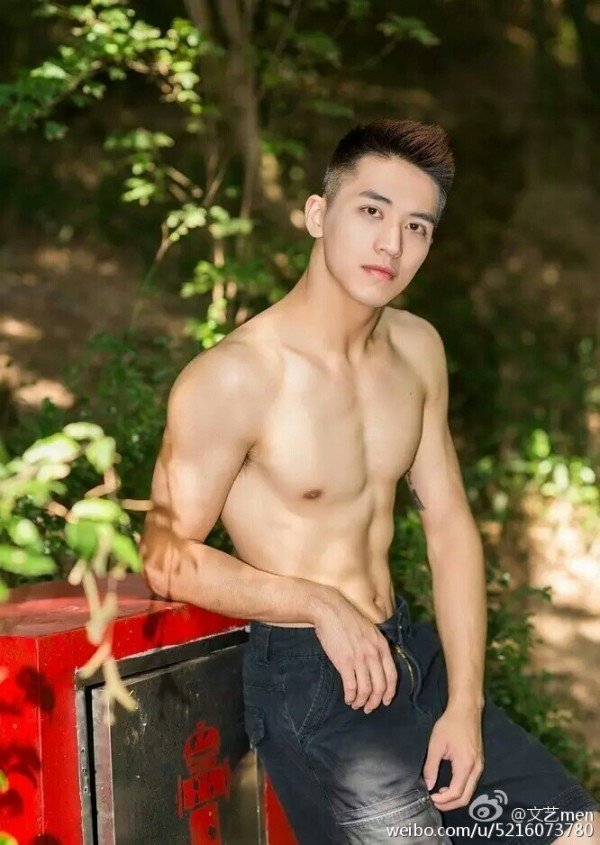 Khám phá 2 'hotboy' 9x phim đồng tính 'nghẽn mạng' TQ - 4