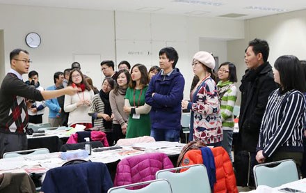 Giới trẻ nên bớt sống ảo cho đời thực hơn - 2