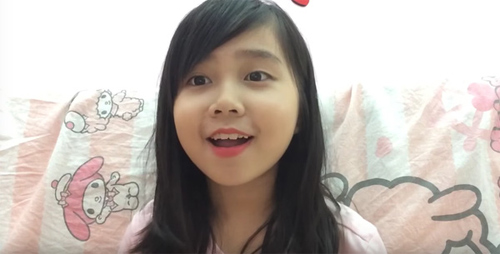 Thích thú với cô bé Việt 10 tuổi đam mê mỹ phẩm - 1
