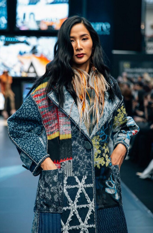 Hoàng Thùy liên tục trúng show trên sàn diễn nước Anh - 3