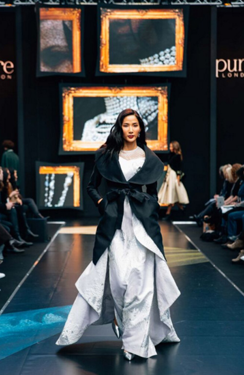 Hoàng Thùy liên tục trúng show trên sàn diễn nước Anh - 4