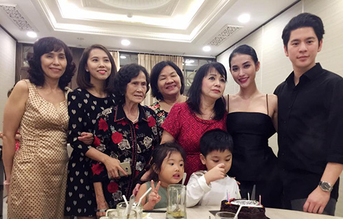 Facebook sao 19/2: Hari Won lại yêu đời sau bão scandal - 7