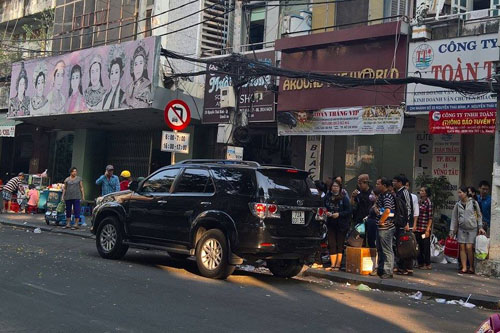 Nhà xe dùng taxi, xe ôm đối phó lệnh cấm từ Bí thư Thăng - 3