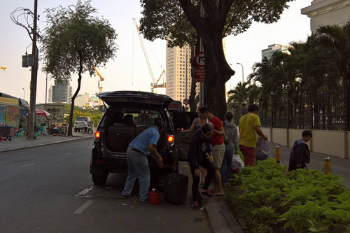 Nhà xe dùng taxi, xe ôm đối phó lệnh cấm từ Bí thư Thăng - 4