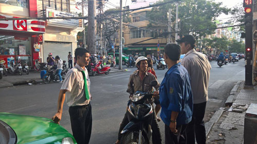 Nhà xe dùng taxi, xe ôm đối phó lệnh cấm từ Bí thư Thăng - 7