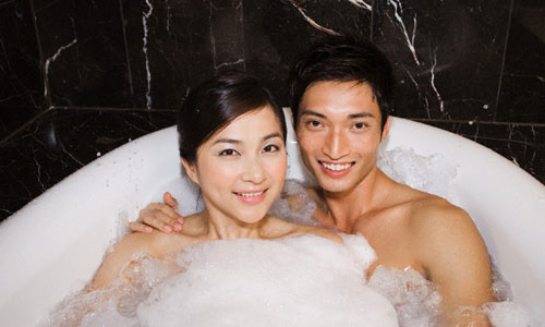 4 lý do cặp đôi không nên tắm trước và sau khi "lâm trận" - 1