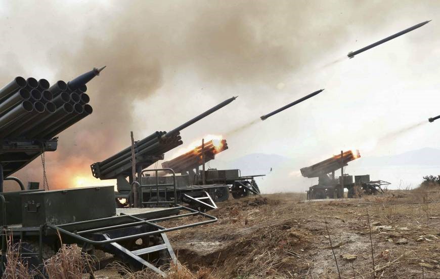 Triều Tiên tập trận bắn đạn thật sát Hàn Quốc - 1