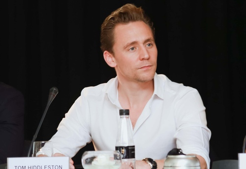 Fan Việt "chết lặng" vì vẻ đẹp "Loki" Tom Hiddleston - 3