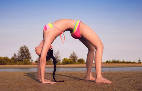 Mỹ nhân Việt khoe đường cong tuyệt mỹ khi tập yoga - 9