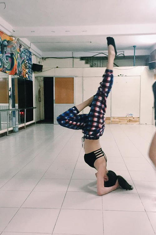 Mỹ nhân Việt khoe đường cong tuyệt mỹ khi tập yoga - 4