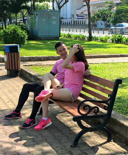 Facebook sao 22/2: Elly Trần khoe vòng eo đáng kinh ngạc - 5