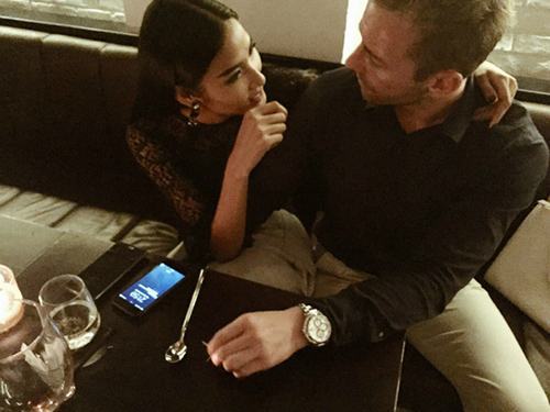 Facebook sao 22/2: Elly Trần khoe vòng eo đáng kinh ngạc - 11