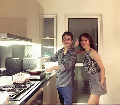 Facebook sao 22/2: Elly Trần khoe vòng eo đáng kinh ngạc - 8