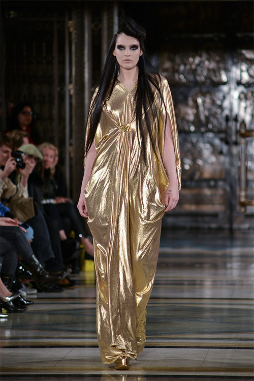 Shock với bộ sưu tập "độc, dị" nhất sàn diễn London - 9