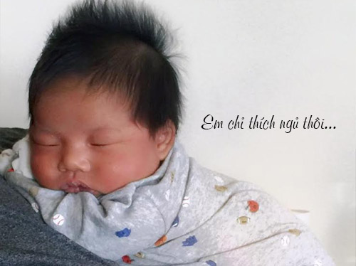 Dáng ngủ đáng yêu của "hoàng tử bé" nhà Ngọc Quyên - 5