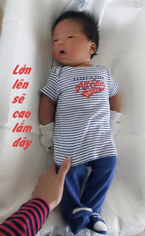 Dáng ngủ đáng yêu của "hoàng tử bé" nhà Ngọc Quyên - 12