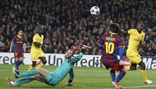 Messi: Ác mộng với Arsenal nhưng "khóc than" trước Cech - 1