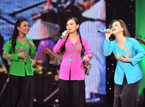 Những gia đình sao Việt có 3 chị em gái xinh như hoa - 8