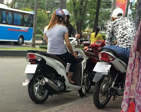"Chợ" mại dâm di động lớn nhất Sài Gòn - 1