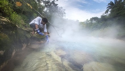 Dòng sông nước nóng huyền bí giữa lòng Amazon - 1