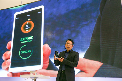 Oppo bất ngờ ra mắt công nghệ sạc siêu nhanh tại MWC 2016 - 1