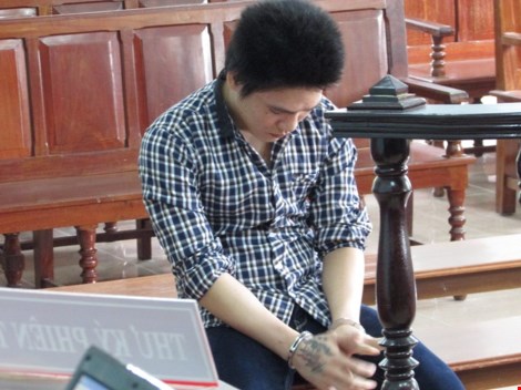 Tên trộm xài tiền như đại gia, bao gái ngày 5 triệu - 2
