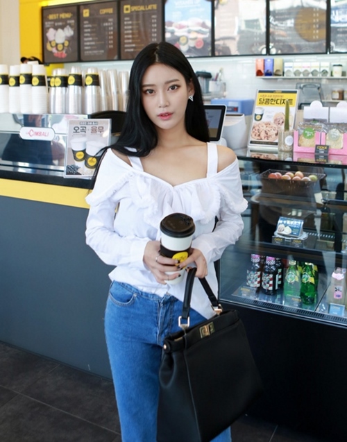 Gây thương nhớ với những kiểu áo nửa kín nửa hở - 2