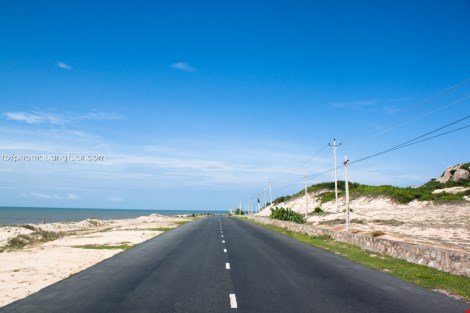 Đã mắt chiêm ngưỡng bộ ảnh đường biển đẹp nhất Việt Nam - 1