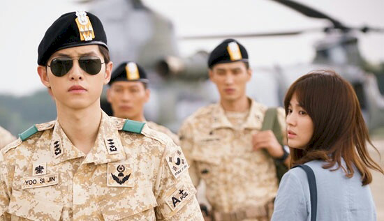 Song Joong Ki khoe body lấn lướt Bi Rain - 4