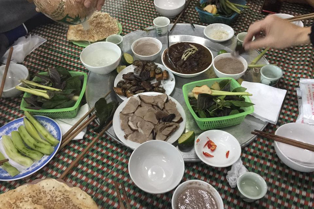 Ăn thịt chó không chỉ là một trải nghiệm tuyệt vời mà còn khiến bạn hiểu rõ hơn về cách làm những món ăn đặc trưng của Việt Nam. Điều này giúp bạn hòa mình vào văn hóa và truyền thống của đất nước.