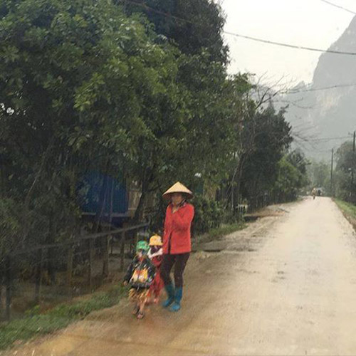 Người dân Quảng Bình vây quanh phim trường "King Kong 2" - 2