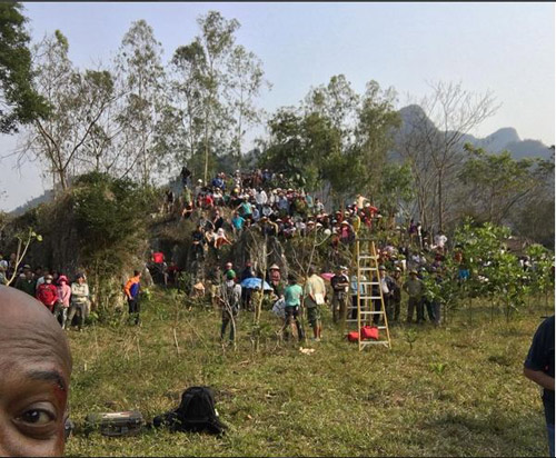 Người dân Quảng Bình vây quanh phim trường "King Kong 2" - 1
