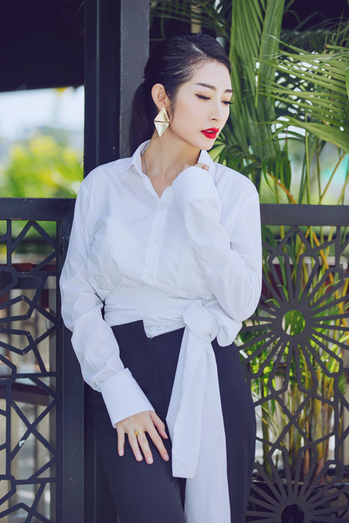 Bạn gái Ngô Kiến Huy ngày càng táo bạo - 8