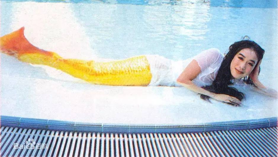 Mê mẩn với vẻ nóng bỏng của "mỹ nhân ngư" gốc Việt - 10