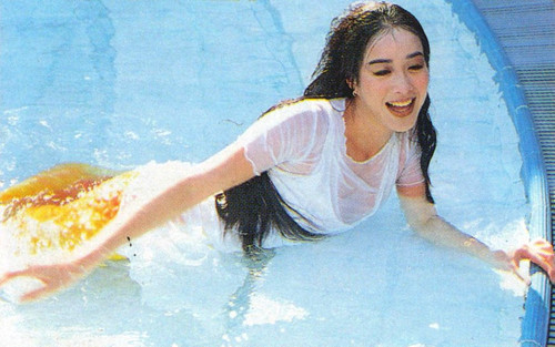 Mê mẩn với vẻ nóng bỏng của "mỹ nhân ngư" gốc Việt - 6