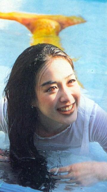 Mê mẩn với vẻ nóng bỏng của "mỹ nhân ngư" gốc Việt - 7