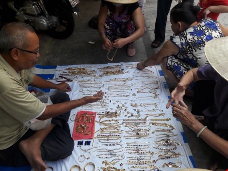 Chợ nước ngoài ở Sài Gòn: Chợ Campuchia thứ gì cũng có - 6